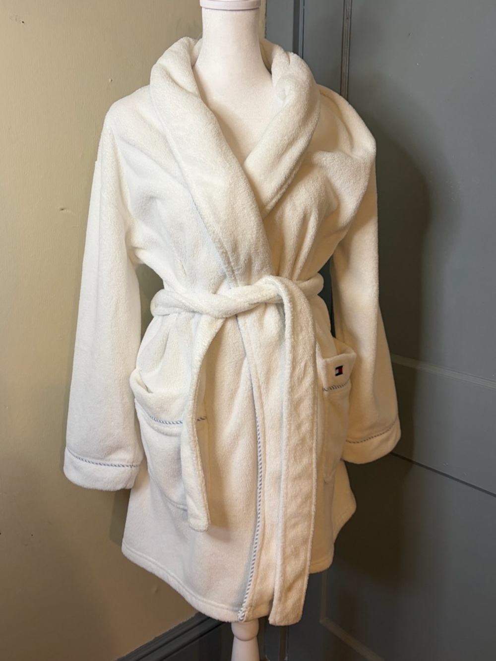 Tommy Hilfiger White Plush Robe with Shawl Collar
